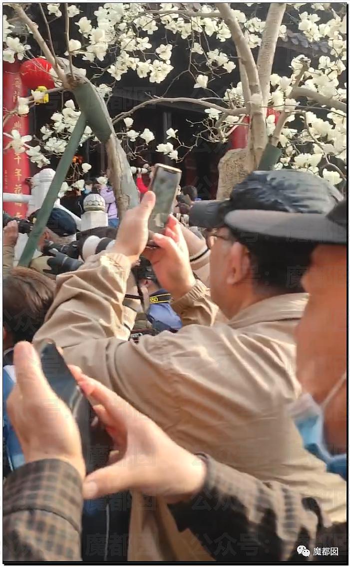 疯狂！南京灵谷寺英俊秀美法师引发围堵！手机相机无人机抢拍 - 47