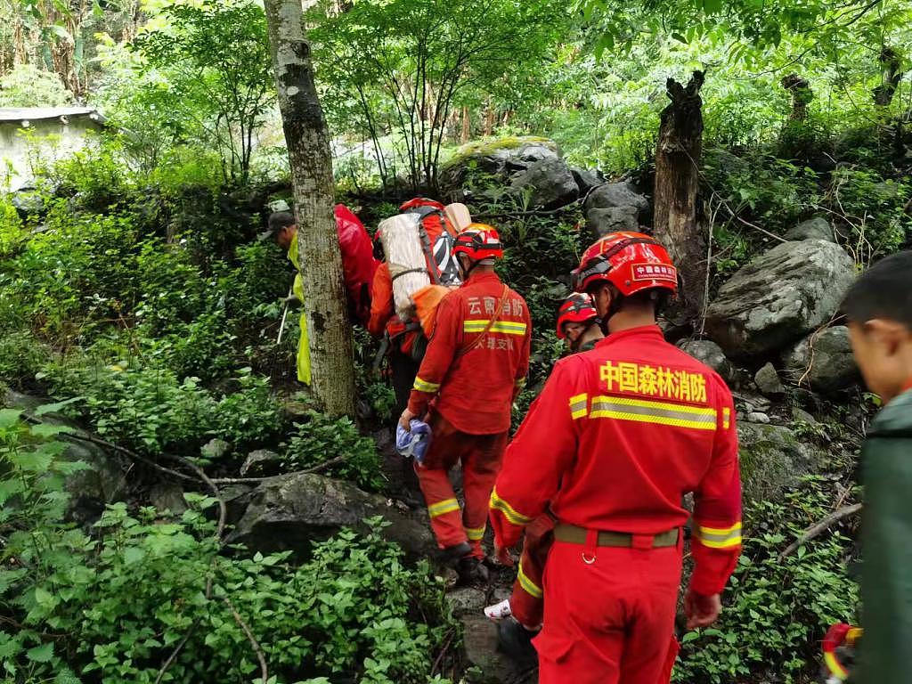 13 人全部找到！云南森林消防成功营救苍山最后一批失联人员安全下山 - 1