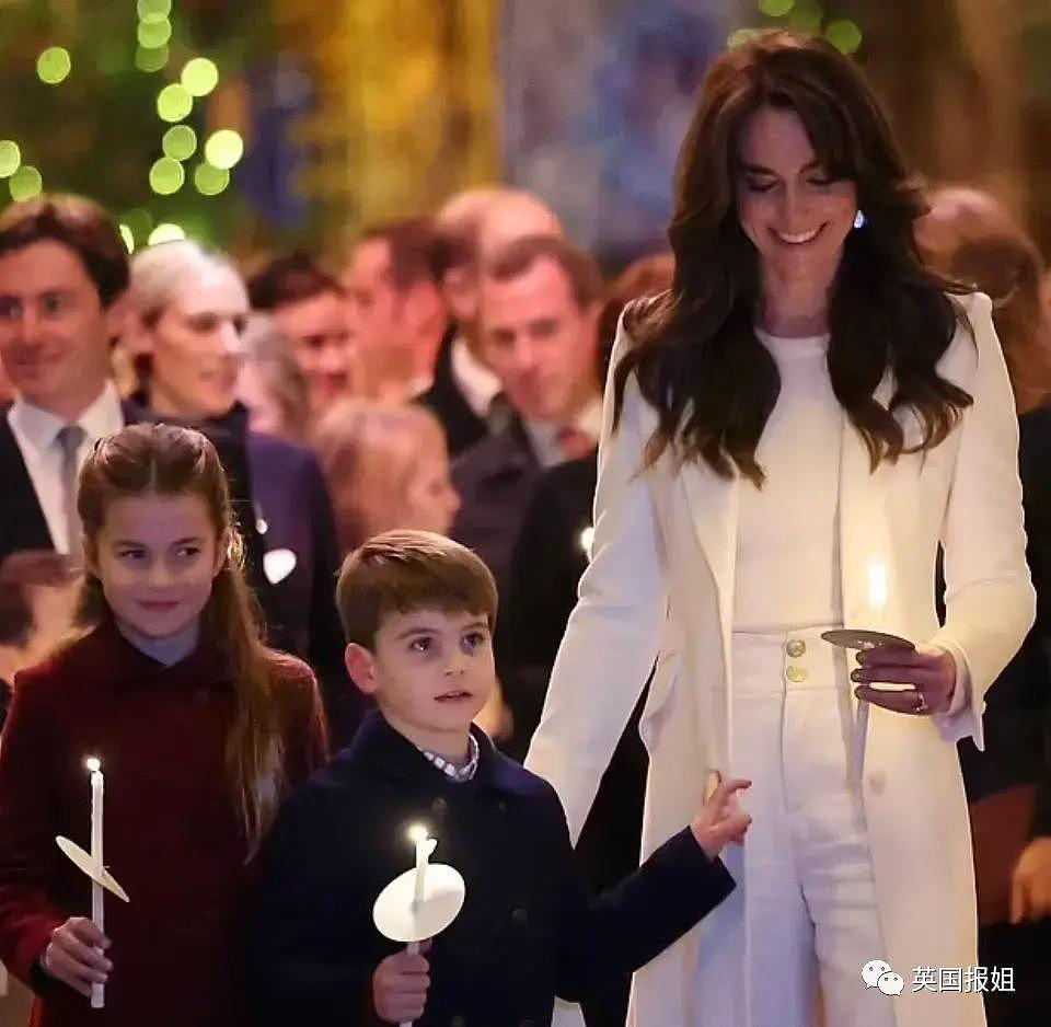 英王室迎圣诞，夏洛特公主坐 C 位！凯特穿“复仇裙”到场 - 19