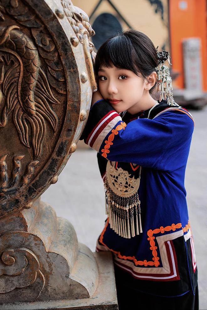 张丹峰和洪欣的 10 岁女儿好漂亮，小小年纪就继承了爸妈的高颜值 - 3