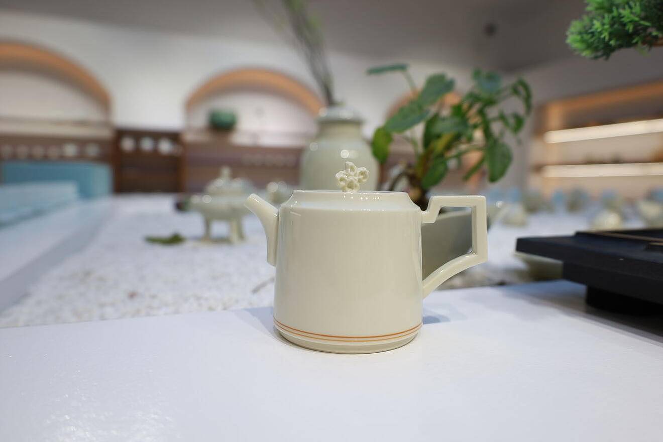 意叁茶器生活馆：2022年茶器首发—泪黄釉茶具从内卷到格式的品牌效应 - 2