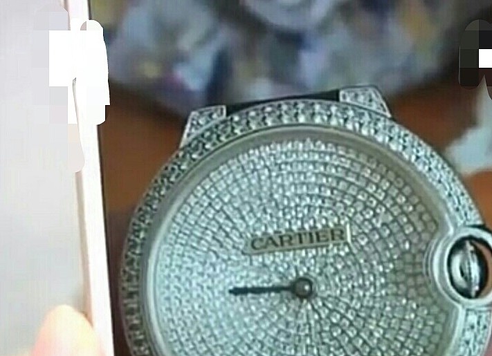 杭州女土豪花56万买的卡地亚手表突然分针掉落，商家：人为的！ - 3