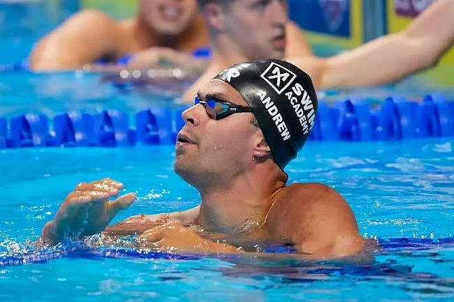 美游泳选手不打疫苗参加奥运引争议  教练为其辩护 - 1