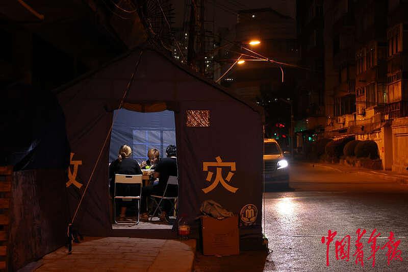 探访上海首个“动物方舱”：疫情下的温情与守护 - 24