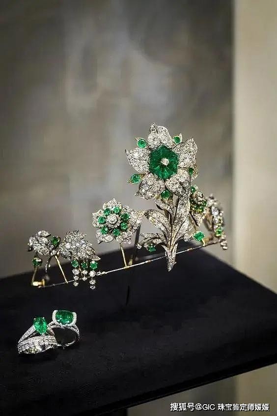 100年前的颤动式珠宝，欧洲贵妇靠它争夺C位，璀璨夺目引领新时尚 - 12