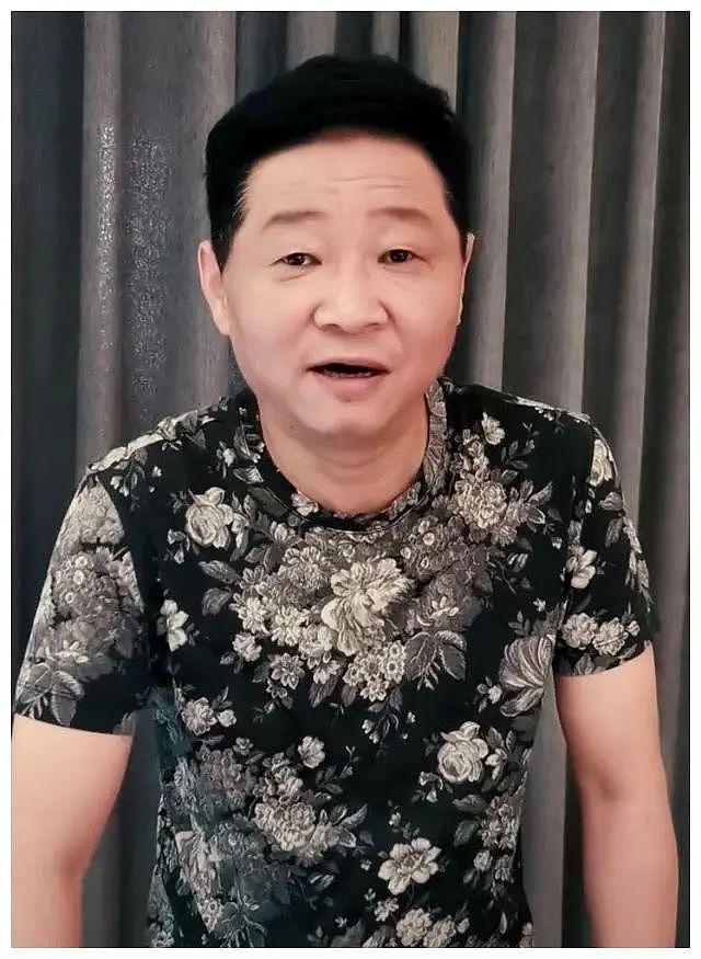 中国最“不务正业”男演员：靠玩游戏娶嫩模，今凭养鸡身价过亿 - 19