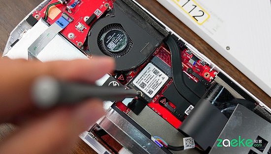 升级大容量存储：WD_BLACK迷你型M.2 2230 SSD掌机换卡体验 - 8