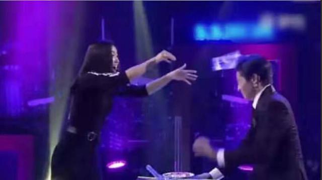 歌手王蓉回应砸伤主持人，怒斥被节目组陷害成替罪羊 - 3