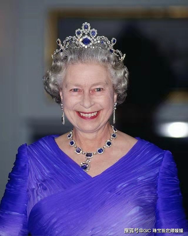 英女王炫丽珠宝库，这才是赤裸裸地炫富，一起鉴赏皇家版珍藏首饰 - 8