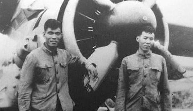 台湾飞行员杨宝庆：驾载4.6吨银元起义，长官：解放军不动你的 - 3