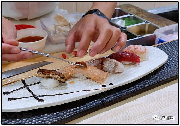 上海餐厅两人吃 4400 元：米饭只有 1 筷子，牛肉像指甲盖 - 1