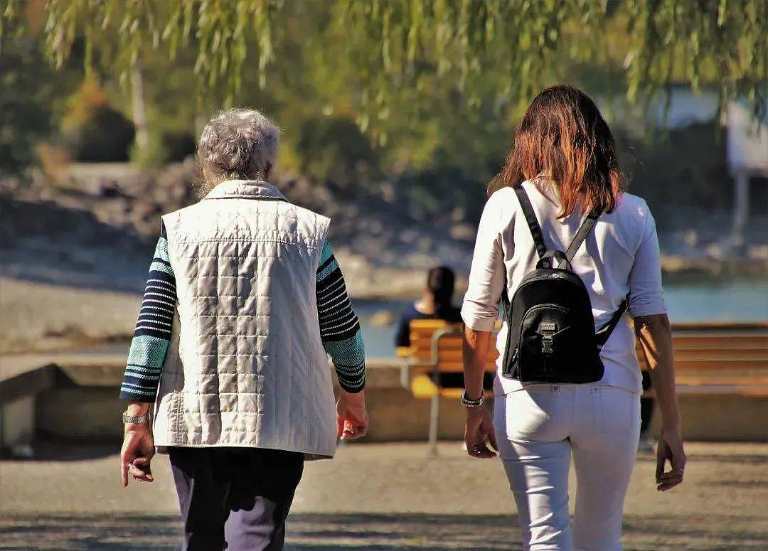“走路快的人比走路慢的人多活15年”，走得快真能更长寿？ - 1