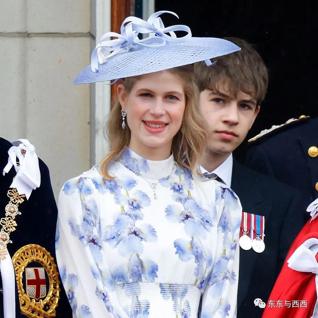 英国王室新一代颜值担当出圈了，这对姐弟低调显贵 - 49