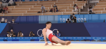 双双失误!韩国选手自由操失误 何可欣:地板有股邪气 - 2
