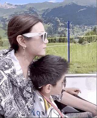 陈妍希带儿子瑞士度假，6 岁小星星玩滑车和陈晓如复制粘贴 - 5