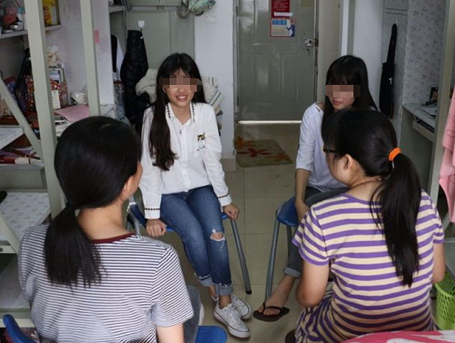 3年前，江苏一饭店女老板因持铁棍殴打女儿被抓：30岁了还没嫁人 - 6