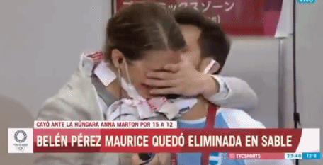 先悲后喜! 阿根廷击剑选手被淘汰后接受教练求婚 - 4