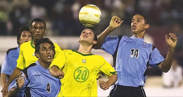 从什么时候开始，巴西球员的华丽足球成为了世界足坛的异类 - 11