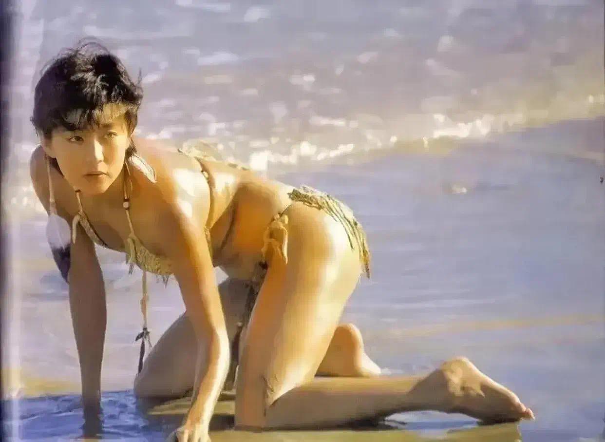 八九十年代女星罕见泳装大赏，个个都是风情万种，你喜欢哪个？ - 7