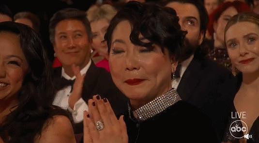 华裔明星在奥斯卡赢麻了，获奖感言爆哭 - 40