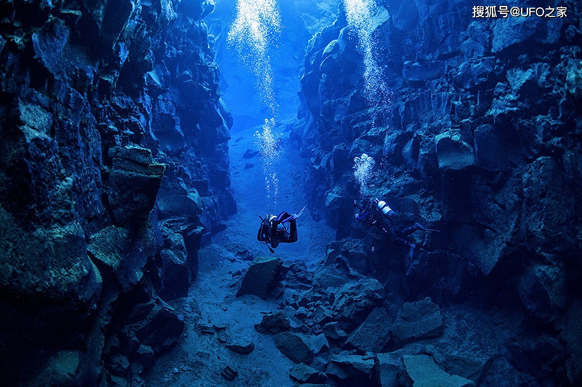 下潜到1万多米的海底，科学家发现了不该发现的东西：塑料 - 1