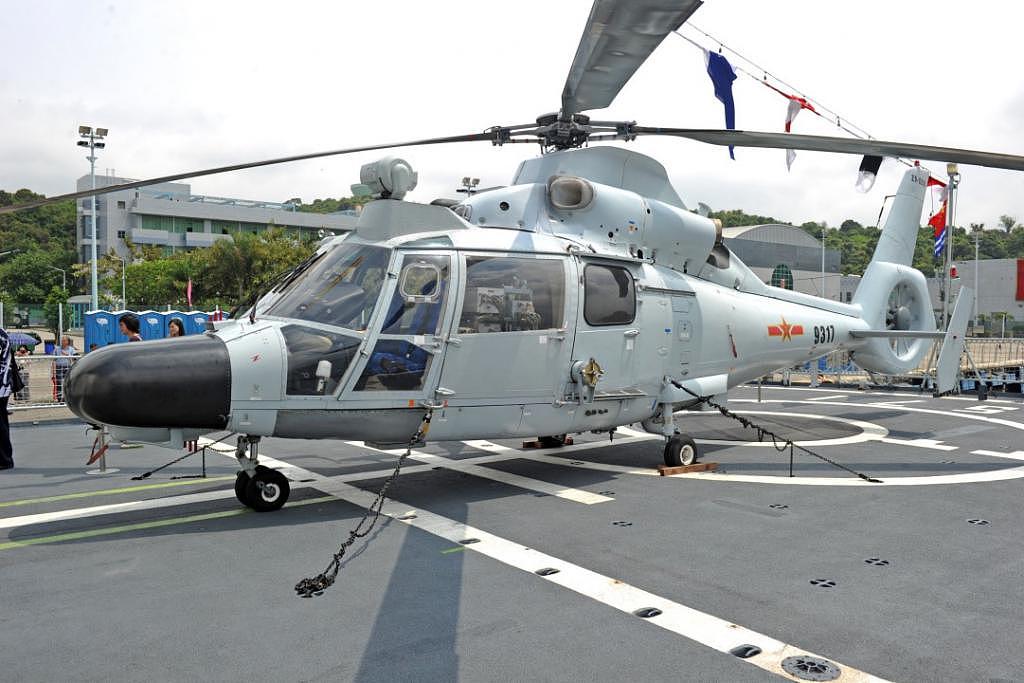 “武直 -10 过海峡中线 900 米”后，台媒又惊：大陆军舰在台西南海域活动，“直 -9 升空” - 2