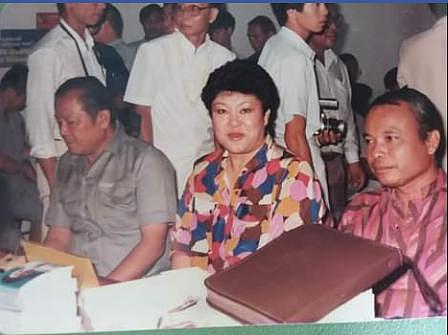 英拉的侄女又进入政坛了，泰国华裔巨商家族的荣耀与流亡之路…… - 24