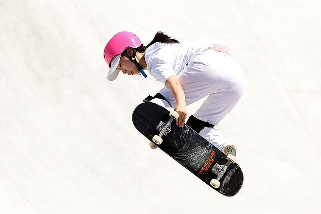摔出满身疤痕和淤青,中国女孩张鑫踏上了奥运滑板赛道 - 3