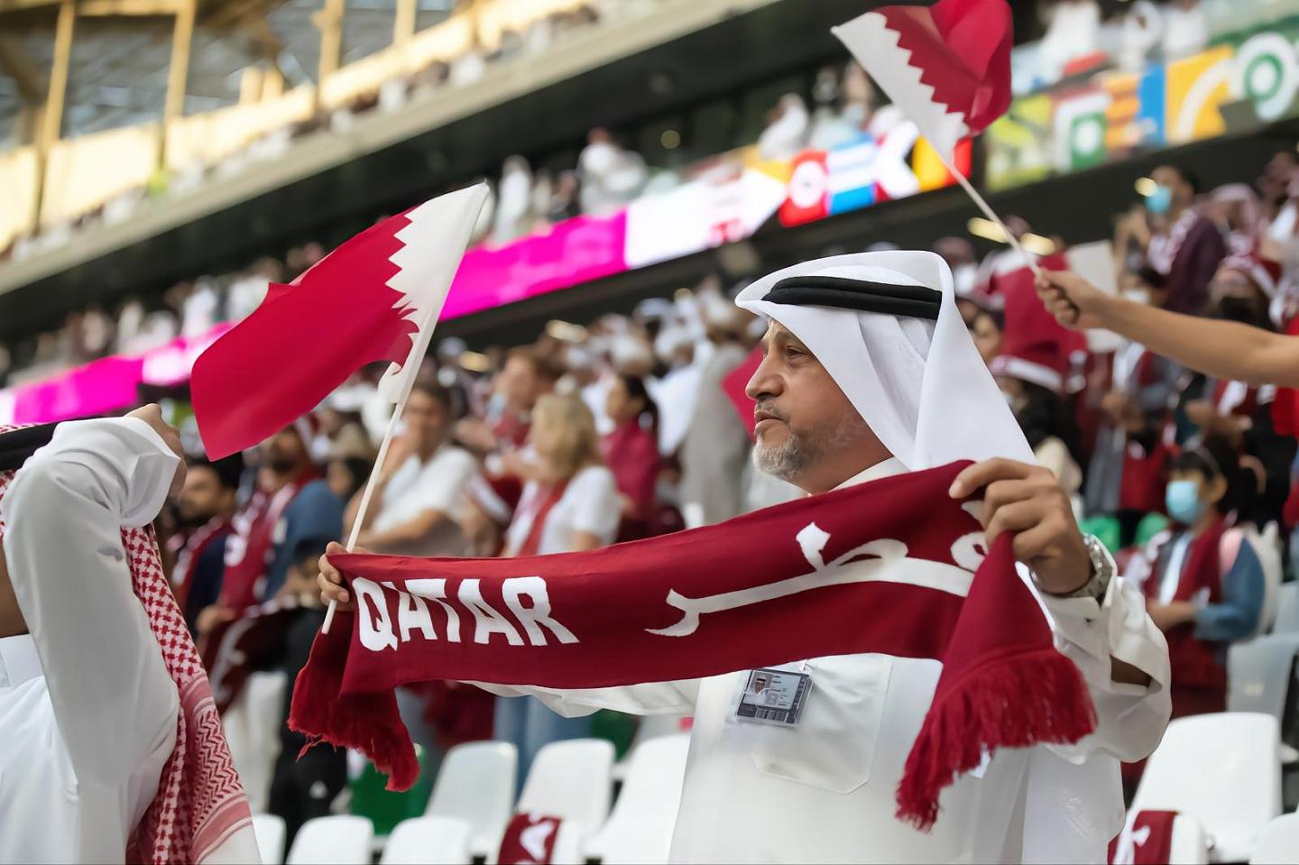 世界杯奇葩故事：卡塔尔归化德甲金靴被叫停，国王怒砸300亿 - 1