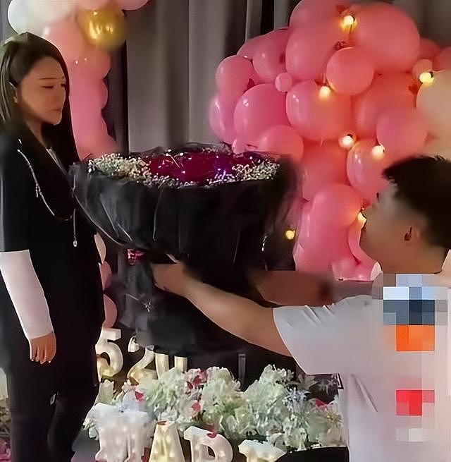 乡爱赵四儿子官宣结婚，新娘大眼瓜子脸颜值高，被曝已怀孕 3 月 - 11