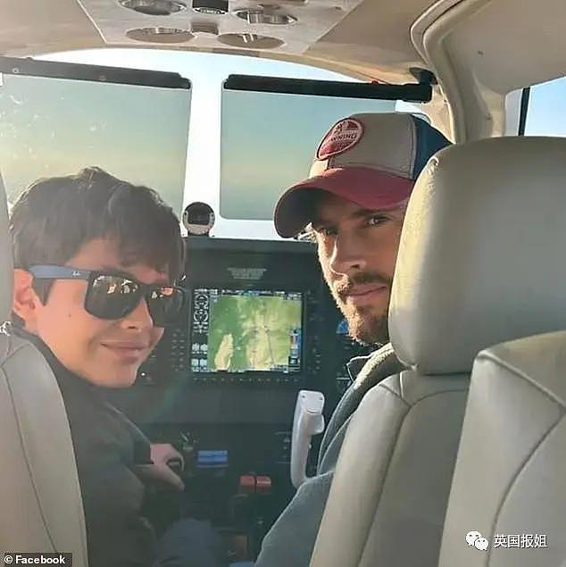 富豪让 11 岁儿子开飞机，自己喝酒拍视频！飞机坠毁妻子自杀 - 1