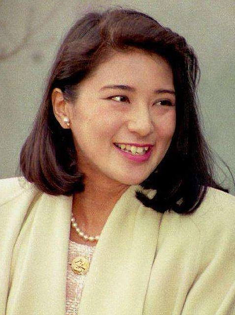 18岁考上哈佛，27岁成为外交官，嫁给日本皇太子后沦为“工具人” - 9