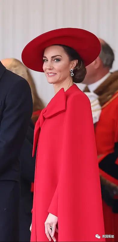 英王室为韩总统办奢华国宴！最抢镜的是凯特王妃的红衣美腿 - 7