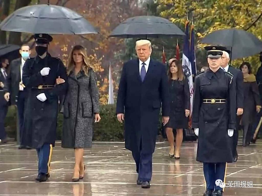 韩国总统爱妻人设崩塌！抢走雨伞让妻子淋雨，网友：跟川普一模一样！ - 37