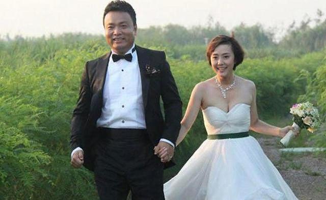 女星刘园媛官宣离婚，与大 12 岁央视沙桐结婚 13 年，自称两人是兄弟 - 9