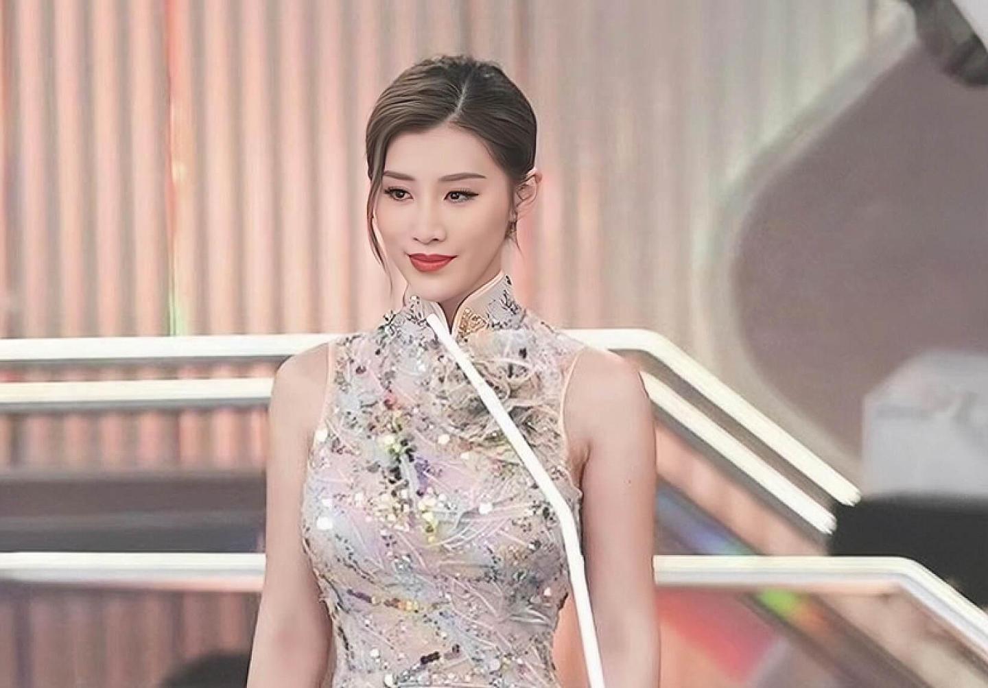 TVB新人女星首度亮相新剧，拉下拉链秀身材，令对手演员直流鼻血 - 7
