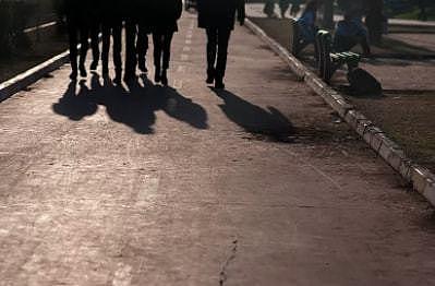 男子两次吹口哨挑逗女子引发冲突被打身亡，陕西警方通报 - 1