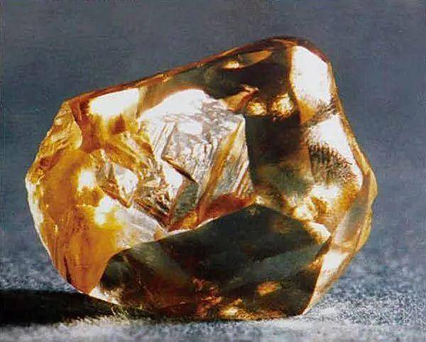 43年前，农村姑娘捡到价值10亿钻石，上交国家后她过得怎样？ - 3