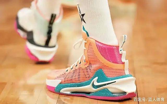 NBA球员上脚：全明星球员战靴来了，库里的粉色安德玛很帅 - 13