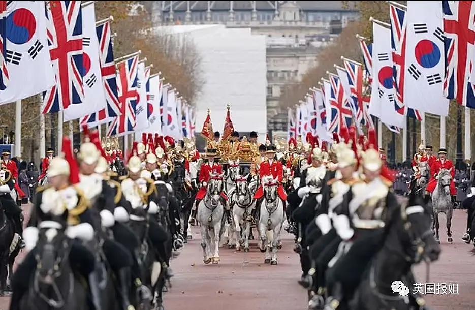英王室为韩总统办奢华国宴！最抢镜的是凯特王妃的红衣美腿 - 1