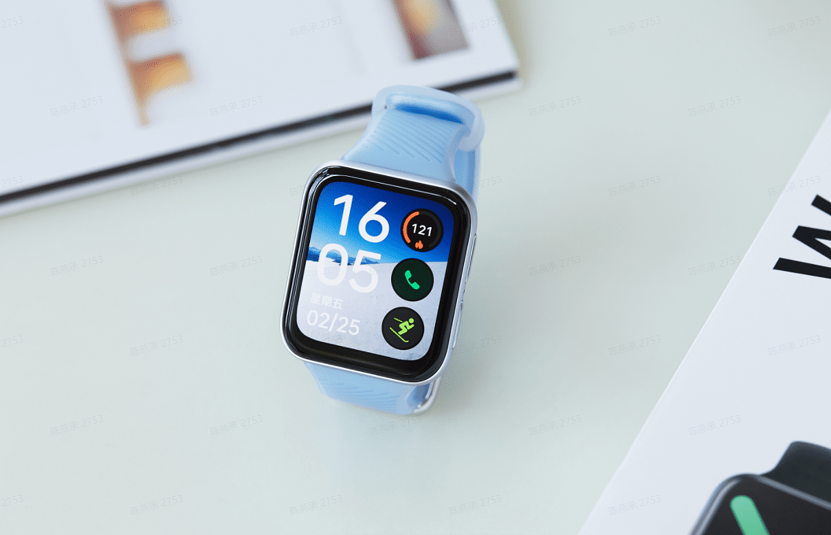 推荐四款大气且实用的蓝色数码产品，OPPO Watch 2冰川湖蓝颜值太高 - 2