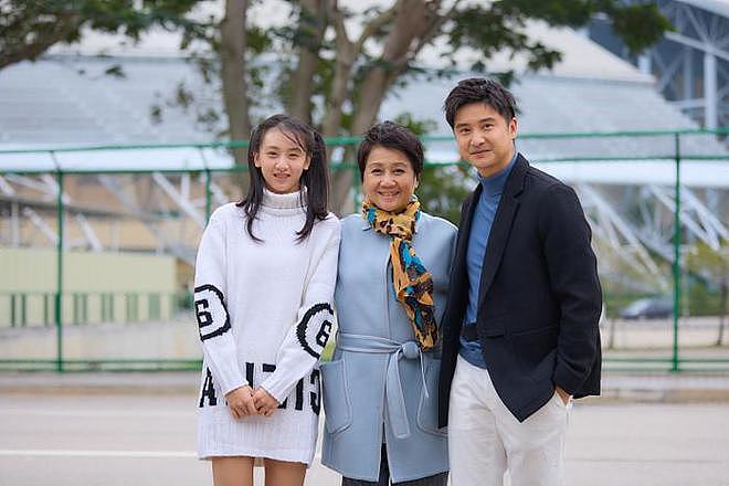 田亮女儿首获网球青少年世界排名，位列第 2822 位，全国排名第 27 位 - 11