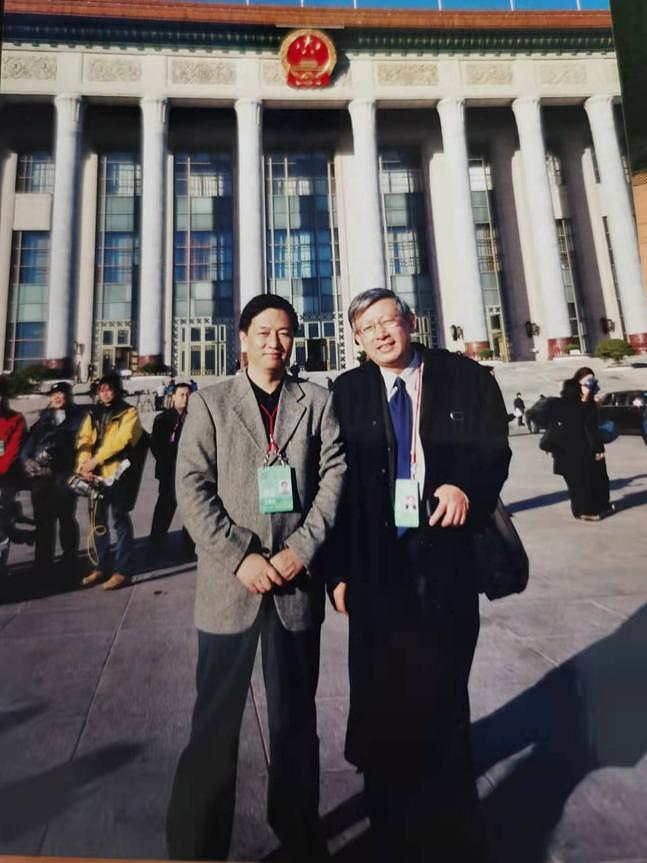 追忆曹景行：23 年前一次仓促直播，诞生中国电视界第一位时事评论员 - 1
