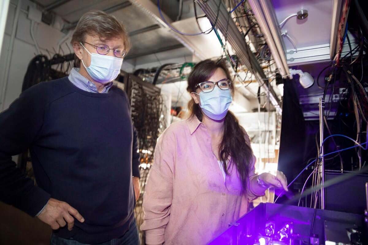 哈佛科学家观察到新的物质状态，一种量子自旋液体 - 1