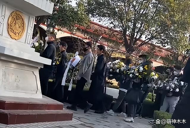 刘峰追悼会在老家举行，同学好友赶赴送最后一程 - 6