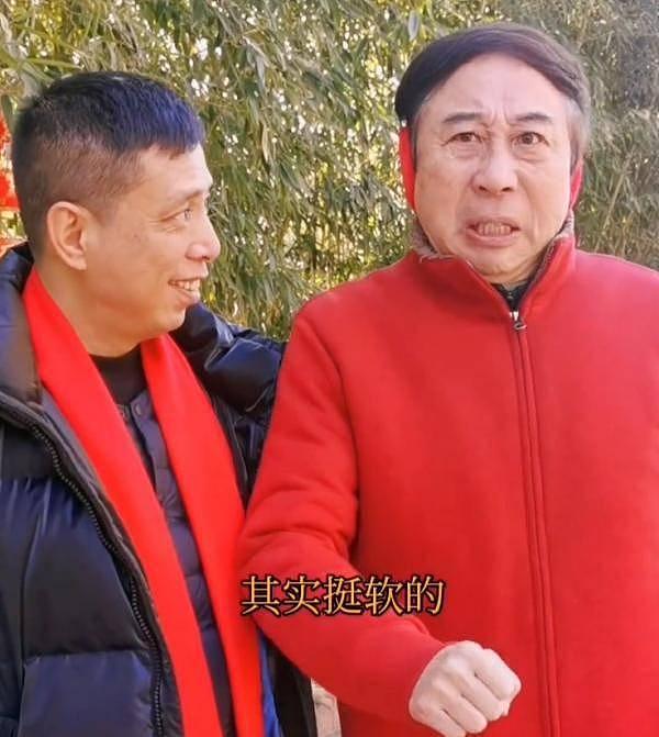 冯巩调侃男足吃海参，董路发微博回击：提醒一下老艺术家，女足也吃海参 - 1