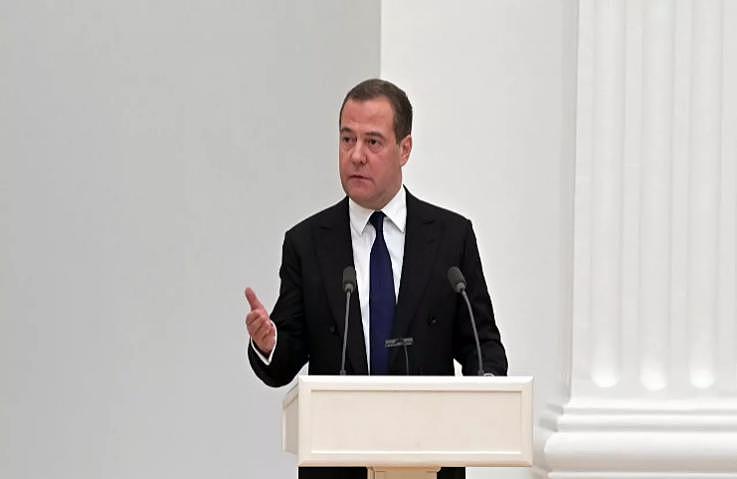 法部长称欧盟将对俄发起 “经济和金融战争”，梅德韦杰夫“强硬”回应 - 2