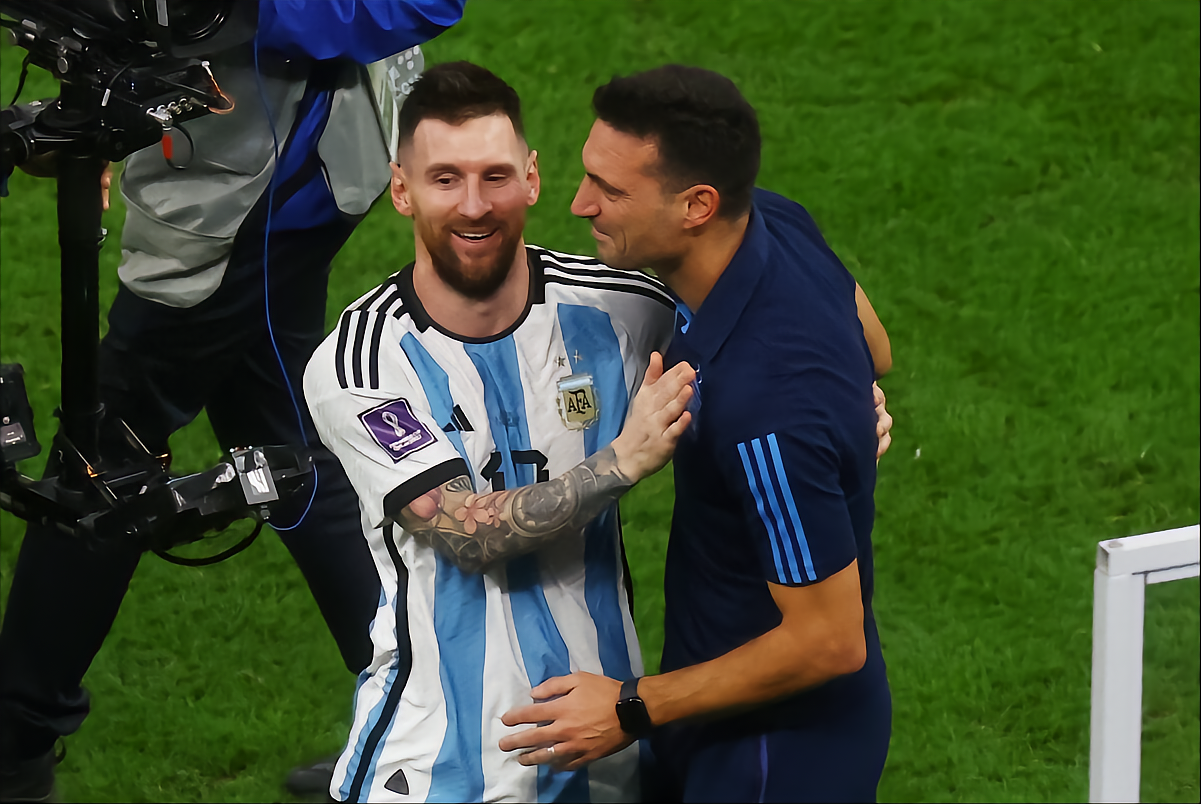 站在巨人肩上，斯卡洛尼打开阿根廷足球新视界 - 1