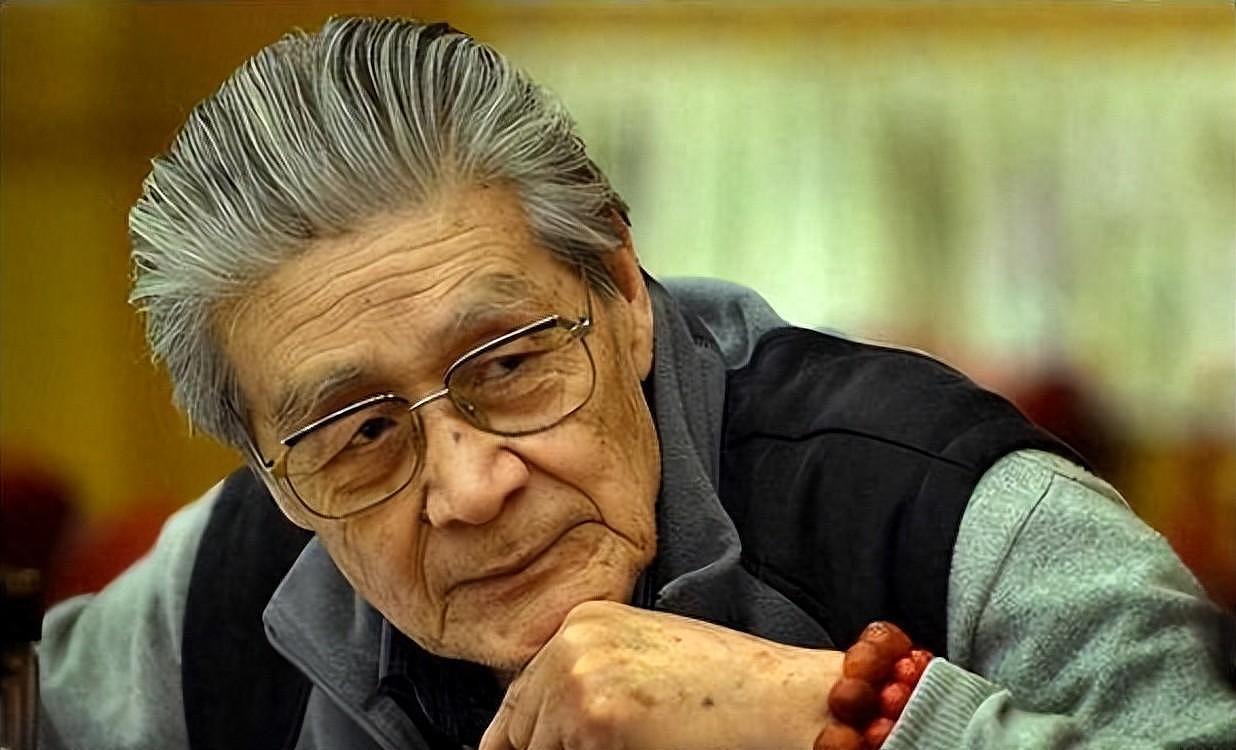 白天是演员，晚上成间谍！隐姓埋名75年，94岁“姜子牙”传奇一生 - 1