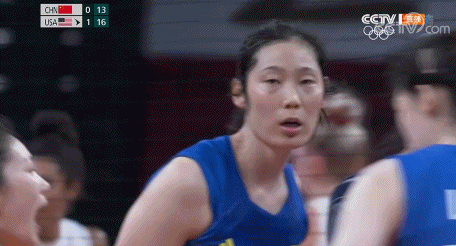 中国女排第二局22-25再负美国 队长朱婷这表情.. - 10
